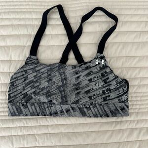 Under Armour black and grey pattern, size medium sports bra. VGUC